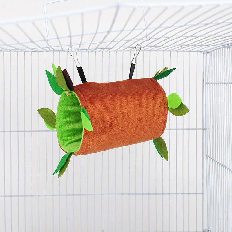 En peluche jouet hamster arbre